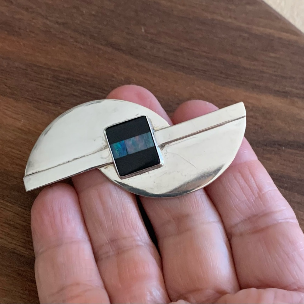 Lovely GFMW Sterling Opal and Onyx brooch in very good condition
